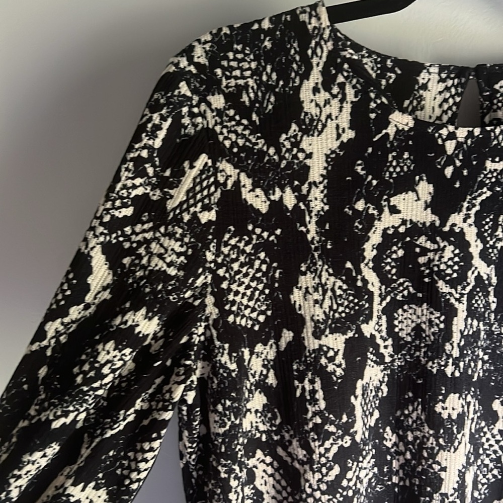 NINE WEST - SNAKE PRINT CREAM AND BLACK DRESS - SIZE 10 - Picture 4 of 5